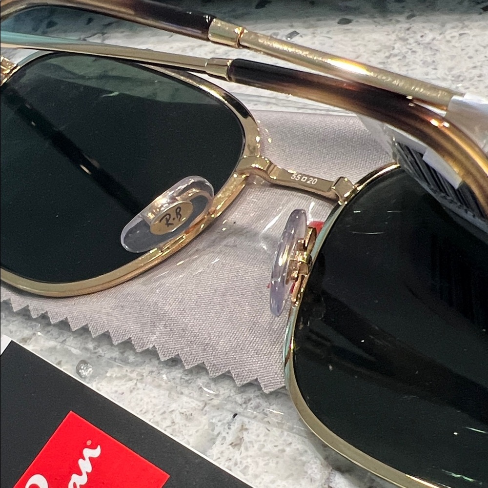 • NWT Ray-Ban Hexagonal Gold Frame with Green Lenses • - Picture 8 of 11